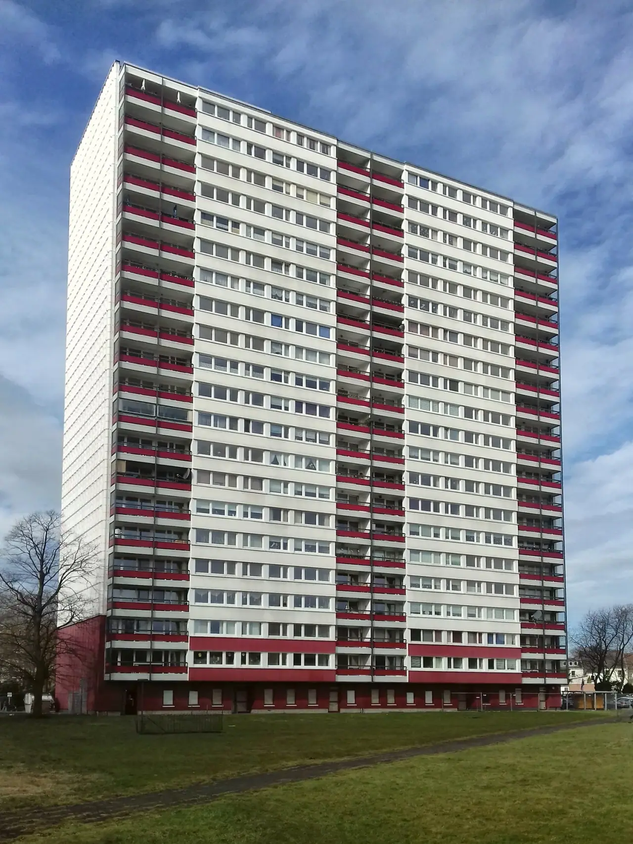 Hochhaus Roter Riese in Duisburg-Hochheide